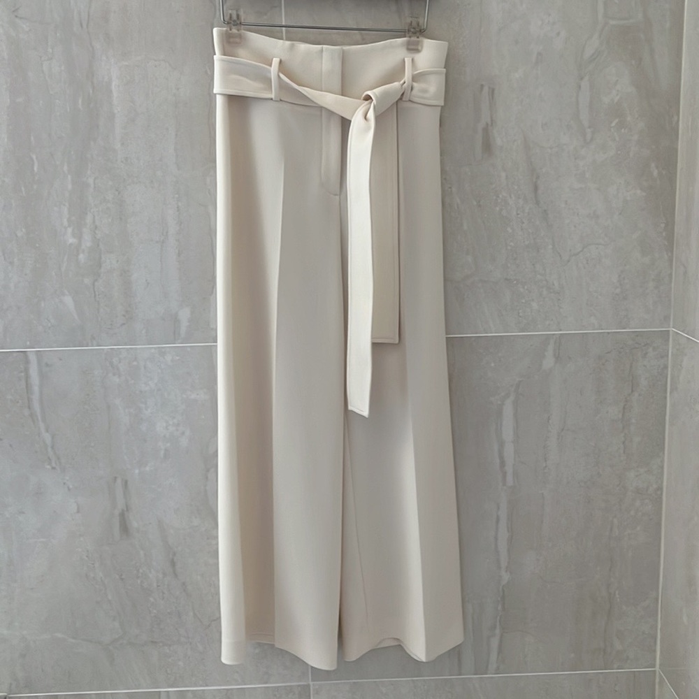 Theory belted cropped pants. Size S